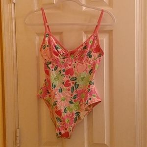 Lilly Pulitzer Bathing Suit Size 4 Daisies and Hearts